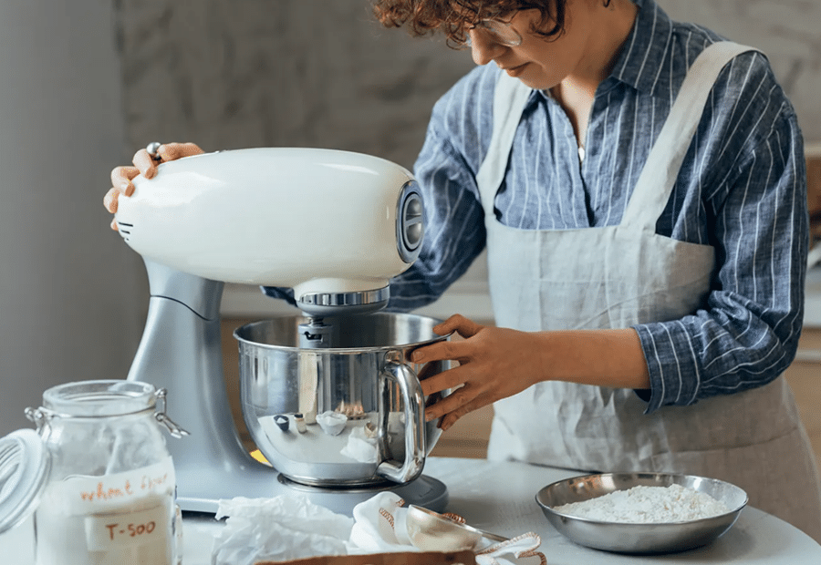 The Chef's Guide to Essential Kitchen Gadgets for 2024